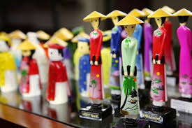 - Lancement d’un concours de design de produits artisanaux
